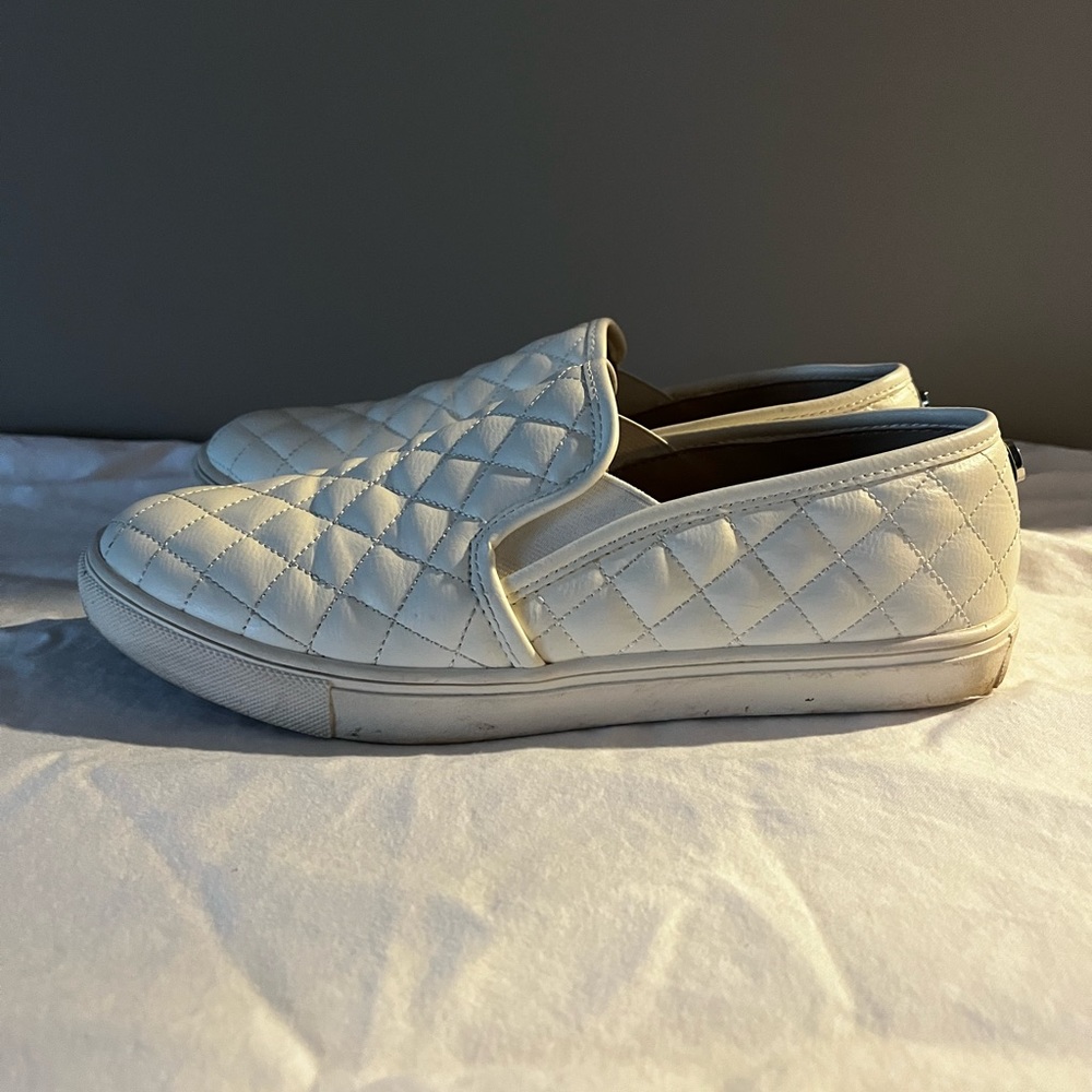 Steve Madden 9.5 - Picture 1 of 3